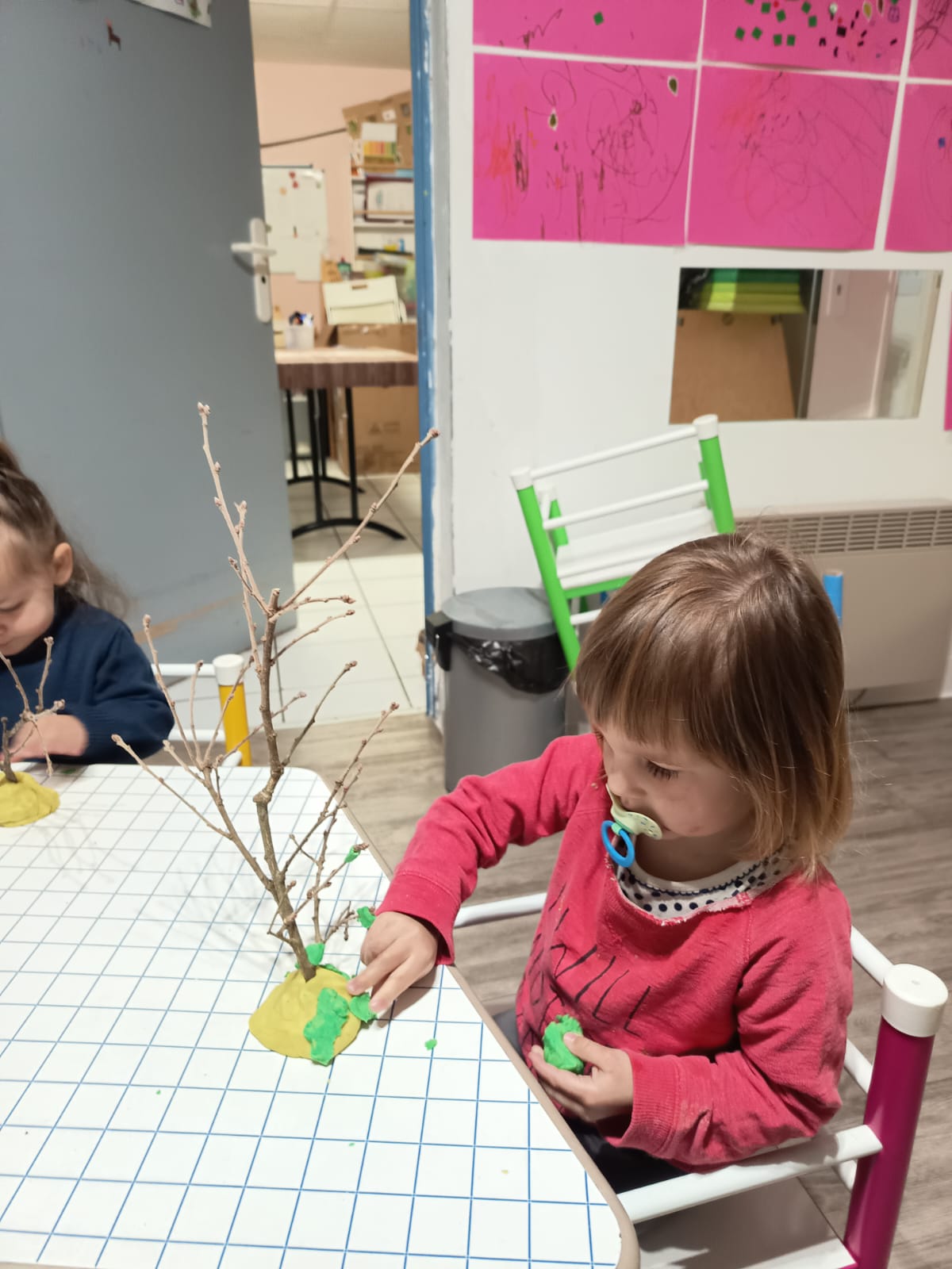 Ateliers arbres et pâte à modeler